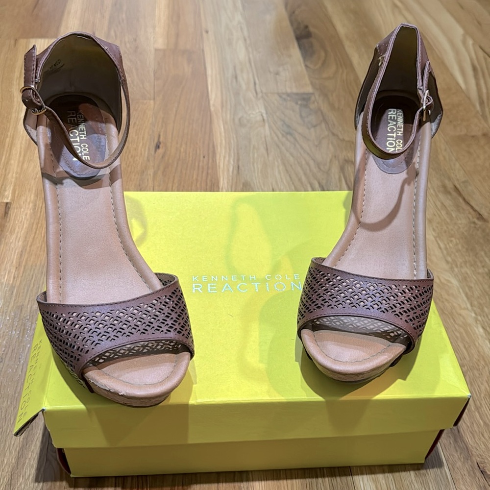 Kenneth Cole Reaction Sandal (Wedges)